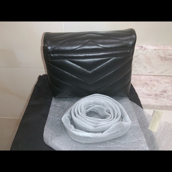 Saint Laurent - Picture 3 of 7